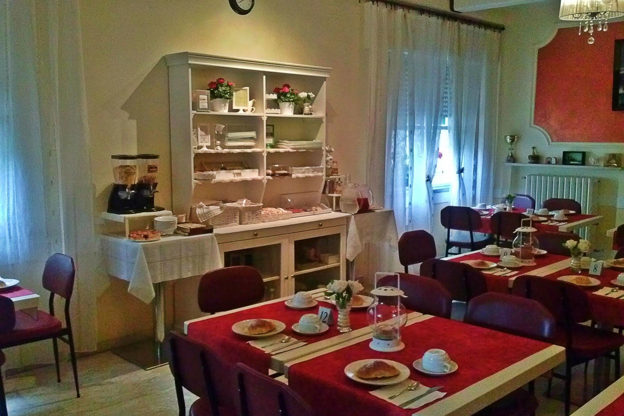 Villa Lauda B&B Rimini Extérieur photo