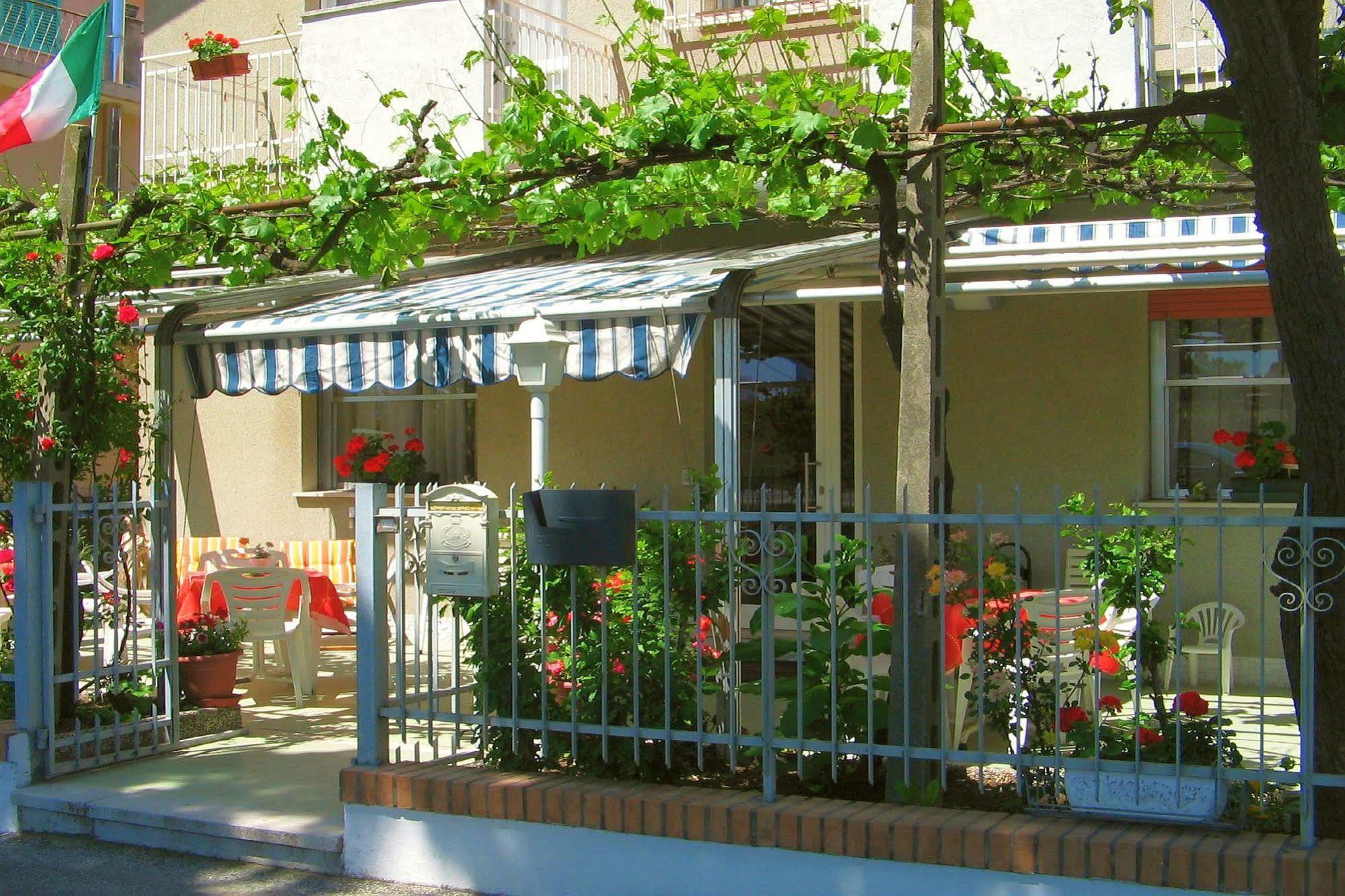 Villa Lauda B&B Rimini Extérieur photo