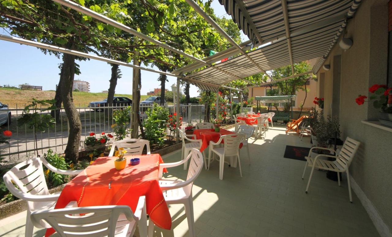 Villa Lauda B&B Rimini Extérieur photo